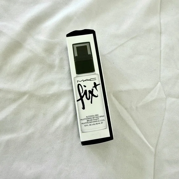 MAC Cosmetics Fix+ Multitasking Setting Spray - Picture 4 of 4